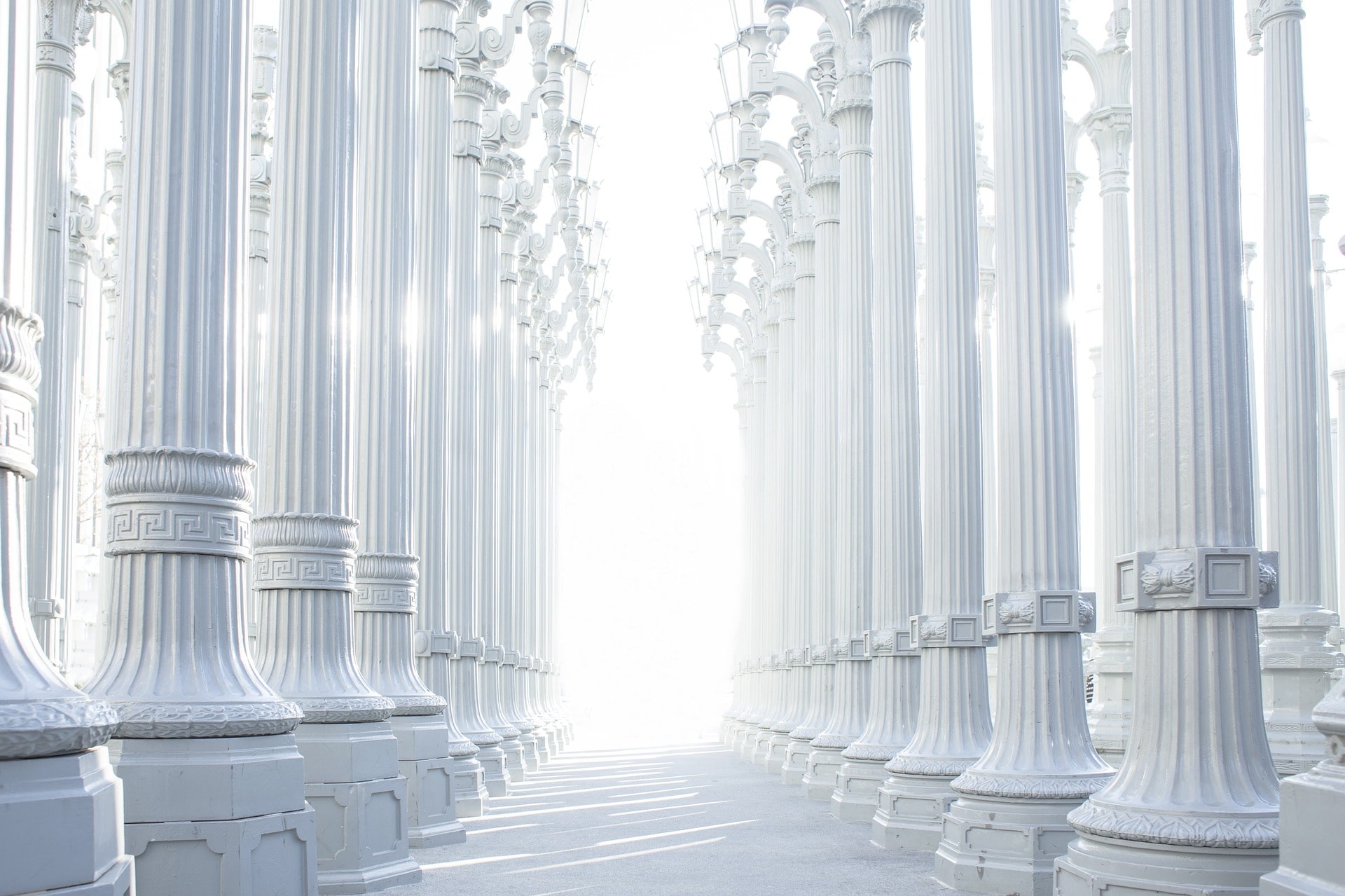 columns-801715_1920